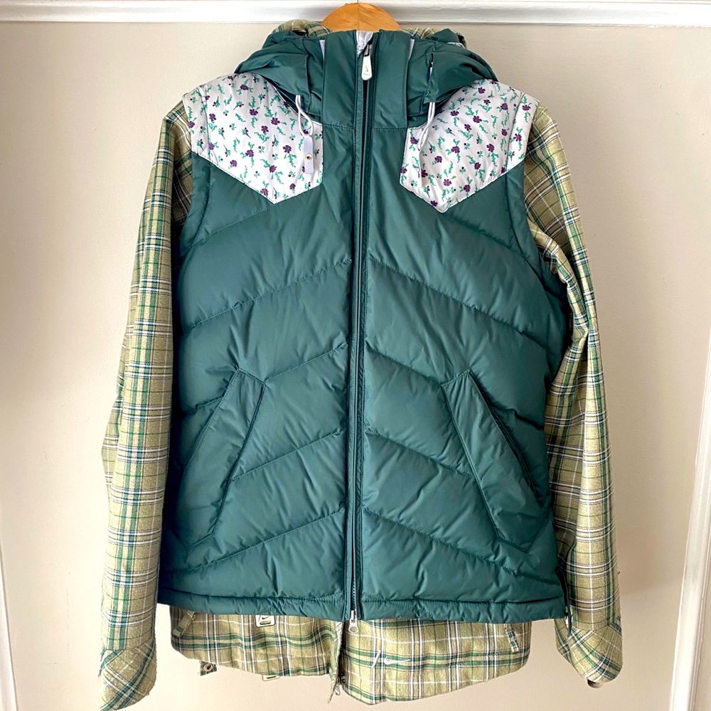 Nike Green Quilted Ski Jacket with Floral Yoke and Plaid Sleeves